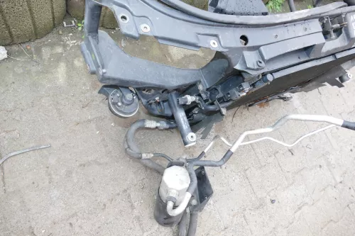 Audi A4 B5 Schloßträger für Klimaanlage Klima Kondensator Leitung 1,8 T 1,9TDI (100160)