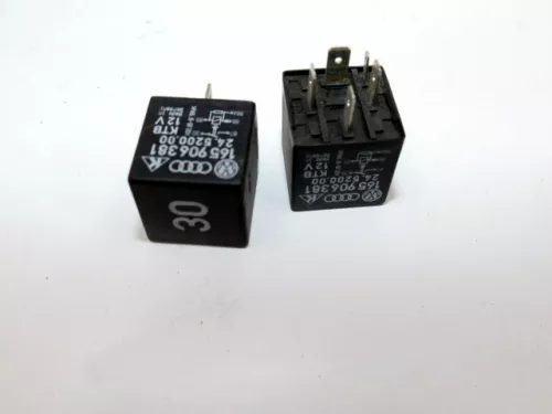 1x VW Audi Skoda Kraftstoffpumpe Kraftstoff Relais 30  165906381 165 906 381 (100207)