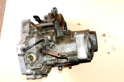 VW Polo Variant 6K Ibiza Getriebe CWU DCJ ERA E 1,4 44kw 1,6 75PS 55kw 177.000km (100290)