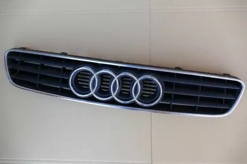 Audi A3 8L bis ca. Mitte 1999 Kühlergrill Grill 8L0807683 8L0 807 683