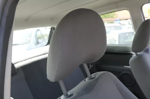 + VW Fox 5Z Kopfstütze vorne links oder rechts