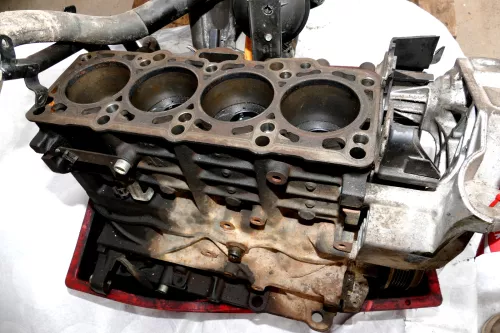 VW Golf 4 A4 8E Motor Block Motorblock 1,9 TDI 74kw 101PS 038103101S ATD AVB (100665)