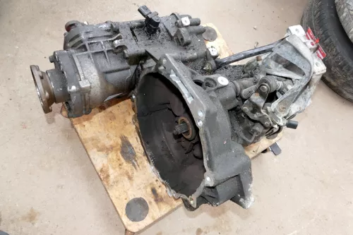 Golf 4 A3 Quattro Allrad Getriebe Schaltung vorne EAH / EWL 1,8 92kw (AGN Motor (100848)