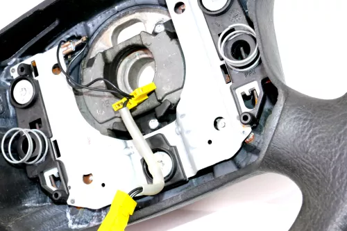 VW Golf 4 Lenkrad 4-Speichen 1J0419091AA /T / S  TRW (Airba-aufnahme vergleichen (101107)