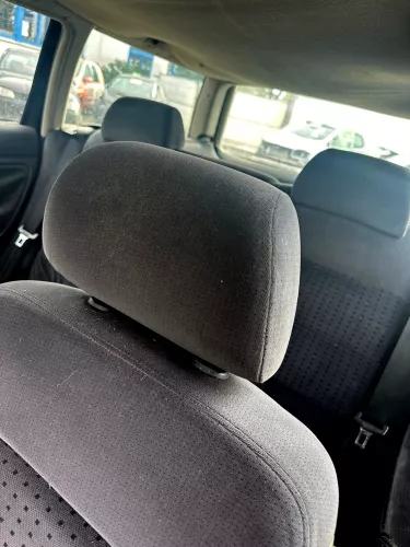 Passat 3B 3BG Kopfstütze Sitz Sitze vorne rechts oder links Velour Karos schwarz (101213)