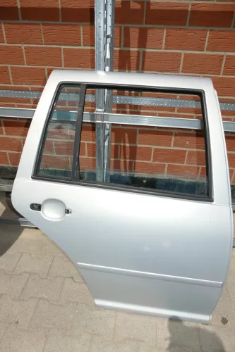 VW Golf 4 Bora Tür hinten rechts nur Kombi / Variant silber LB7Z