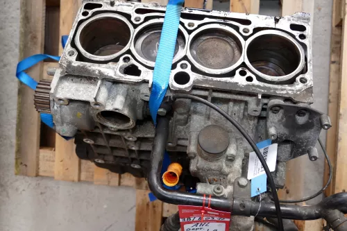VW Passat 3B A4 B5 Motorblock Block 1,6 74kw 101PS AHL ARM (101561)