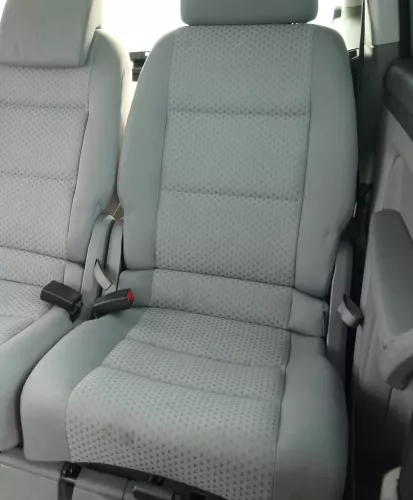 VW Touran Sitz hinten links grau (hinterm Fahrersitz) Rücksitz - 101798 (101798)