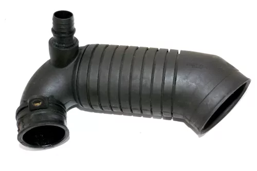 VW Passat 3B 3BG Ansaugschlauch Ansaugrohr Schlauch Rohr 1,9 TDI 85kw AJM AVB (101851)