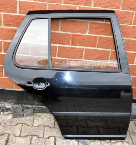 VW Golf 4 Limousine Tür hinten rechts schwarz L041 (KEINkombi) (103011)