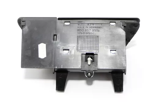 Audi A4 B5 Aschenbecher vorne 8D0857951B bis ca. Bj. 1999. (103467)