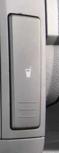 VW Polo 9N Becherhalter Getränkehalter Dosenhalter Halter Getränke (103649)