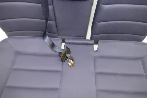 Audi A6 4B Avant Kombi Rückbank Rücksitzbank Sitz Rücksitz Gurt blau (104230)
