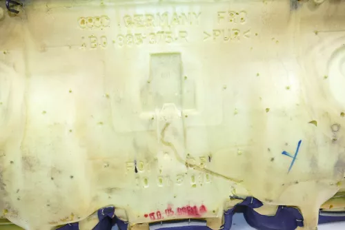 Audi A6 4B Avant Kombi Rückbank Rücksitzbank Sitz Rücksitz Gurt blau (104230)