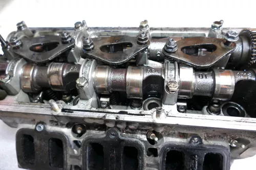 VW Passat 3BG Zylinderkopf Kopf Nockenwelle 2,5 TDI 132kw 180PS AKE links Fahrer (104660)