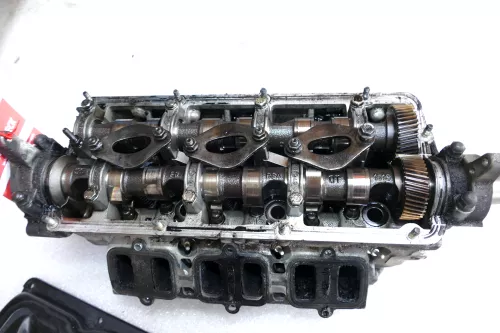 VW Passat 3BG Zylinderkopf Kopf Nockenwelle 2,5 TDI 132kw 180PS AKE links Fahrer (104660)