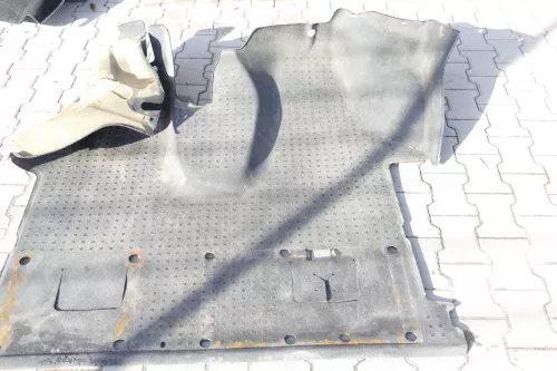 VW T5 Teppich Innenraumteppich Innen Boden Beodenbelag vorne Gummi Vorne