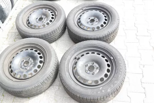 Passat 3C Sommer Reifen 215/55 R16 95H Felgen 6,5j x16H2 ET42  5mm