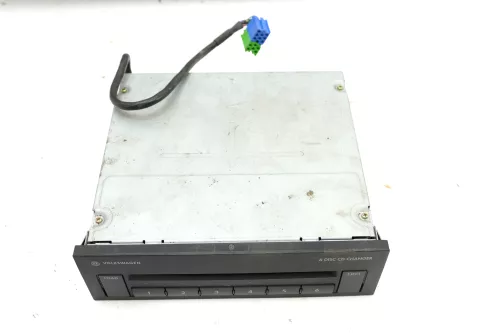 VW Golf 4 Bora Lupo CD Wechsler 6 Fach 6x0035110 original