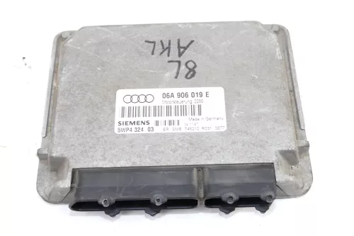 Audi A3 8L Steuergerät 1,6SR 74kw 06A906019E 101PS AKL Motor