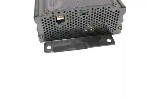 Audi A6 4B Avant Kombi Subwoofer Bassbox Bose Verstärker Endstufe AMP3510C5A