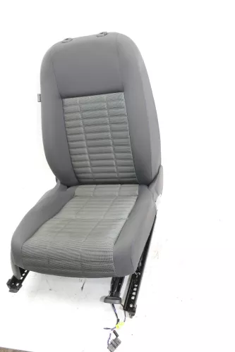 VW Golf 5 V Sitz Beifahrersitz vorne rechts 4/5-Türer auch Kombi (105164)