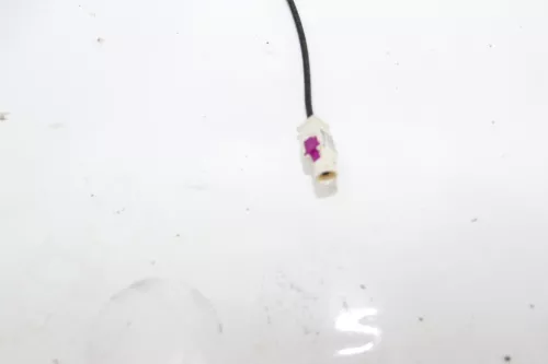 VW Golf 5 1K V Antenne Antennenfuß Fuß Antennensockel Sockel 1K0035501 (105650)