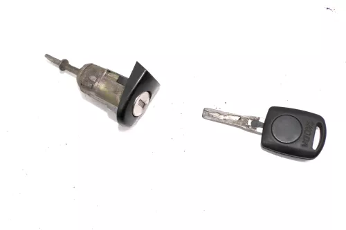 Skoda Octavia 1U Türschloß mit 1x Schlüssel Schloß Tür rechts vorne