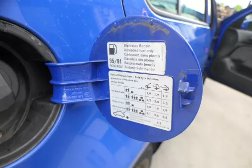 VW Golf 4 Limousine Tankdeckel Deckel Tank Tankverschluß blau LW5Z (107061)