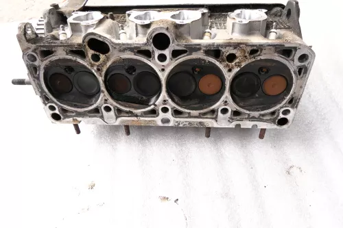 VW Golf 3 Cabrio Zylinderkopf Kopf Nockenwellen 1,6 74kw 101PS AKS AFT AEK Motor (107190)