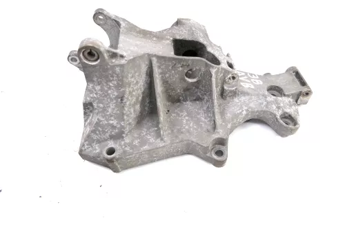 VW Passat 3B A4 Halter Konsole Lichtmaschine Träger 1.9 TDI  038903143AE (107514)