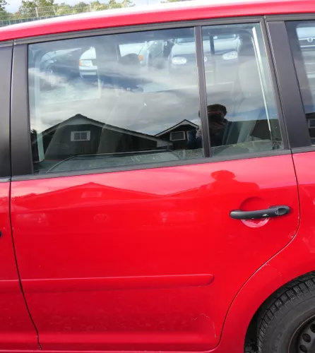 VW Touran 1T Tür hinten links rot LY3D mit Scheibe, sonst OHNE Anbauteile