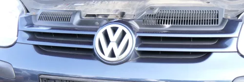VW Golf 5 Grill Kühlergrill VW Zeichen Logo grau blau LC5F  Emblem VW