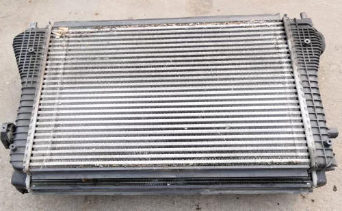 VW Touran Eos Golf 5 Kühler 1K0121251DM 1.9 2.0 TDI Ladeluftkühler Lüfter