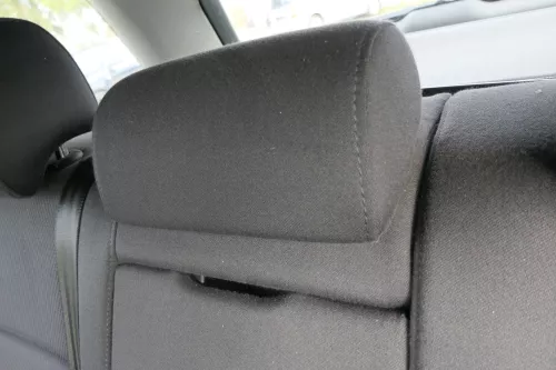 Audi A4 B6 8E Kopfstütze hinten in der Mitte schwarz / soul 8E0885921L