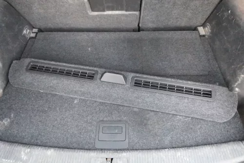 VW Golf Plus Cross Verkleidung Abdeckung Kofferraum Teppich Boden Ladeboden