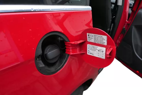 VW Passat 3C Kombi Tankdeckel Klappe Tankklappe Deckel Tank rot LY3D (109418)