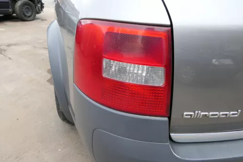 Audi A6 4B Kombi Avant Rücklicht hinten links Heckleuchte 4B9945095F