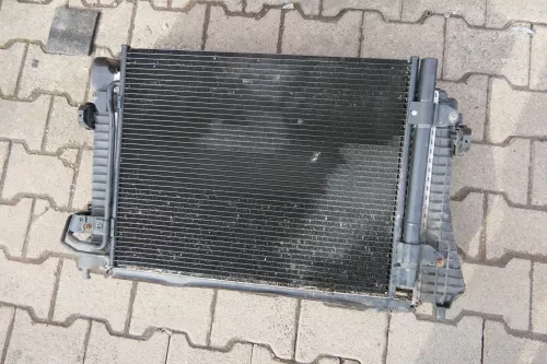 VW Touran Caddy 2K Kühler 1K0121251DM 2.0 TDI BMM Ladeluftkühler Lüfter Kondensa