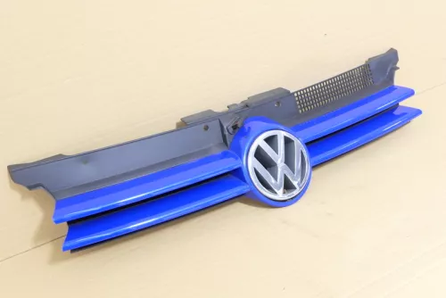 VW Golf 4 Grill Kühlergrill VW Zeichen Logo blau LW5Z - Mängel (110508)