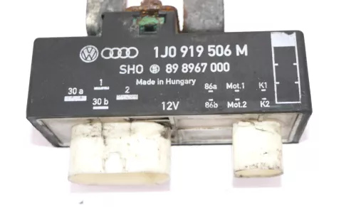 VW Golf 4 Bora Steuergerät Lüfter Kühlerlüfter Lüftersteuergerät 1J0919506M