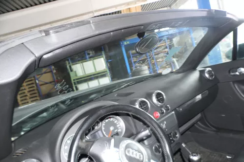 Audi TT 8N Cabrio Dichtung vorn Scheibe Verdeck Windschutzscheibe 8N7845353B (111349)