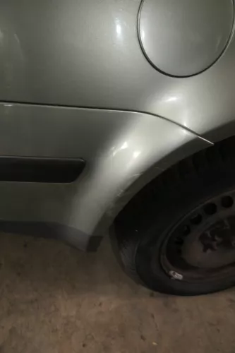 VW Passat 3BG 3B3 Limousine Stoßstange hinten Heckstoßstange grün LA6W (111410)