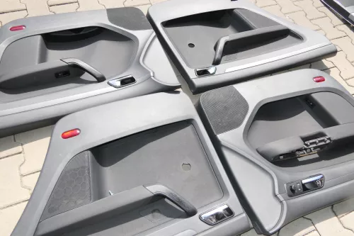 VW Touran 4x Türverkleidung Verkleidung Tür vorne +hinten links rechts dunkel (111441)