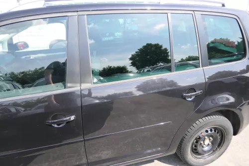 VW Touran 1T 1T3 Tür hinten links schwarz metallic LC9Z mit Scheibe