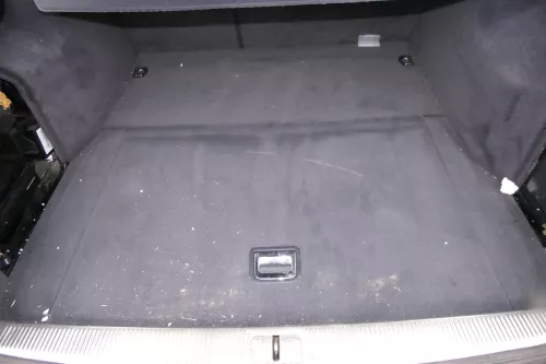 Audi A6 4B Limousine Verkleidung Teppich Kofferraum Kofferraumteppich