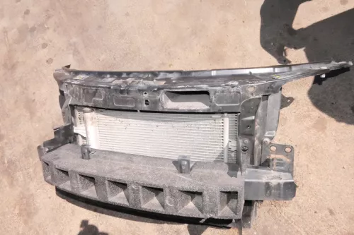 Skoda Roomster Fabia 5J Schloßträger mit Kühler Kondensator Lüfter 1.9 TDI BLS