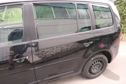 VW Touran 1T 1T3 Tür hinten links schwarz LC9Z mit Scheibe - 112105