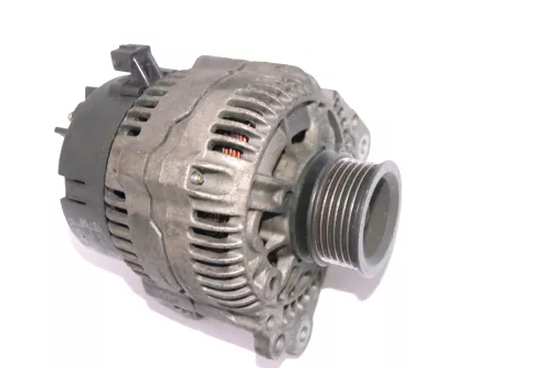 VW Golf 4 Audi A3 8L Octavia Lichtmaschine 90A 037903025C Generator Bosch (112418)