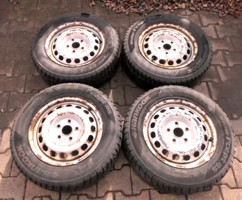 VW Golf 5 Caddy 195/65 R15 91T Winterreifen M+S Felgen 6jx15H2 ET47  ca. 6mm